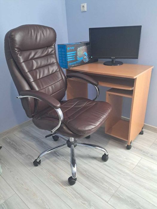 Офис Бюро Много запазено