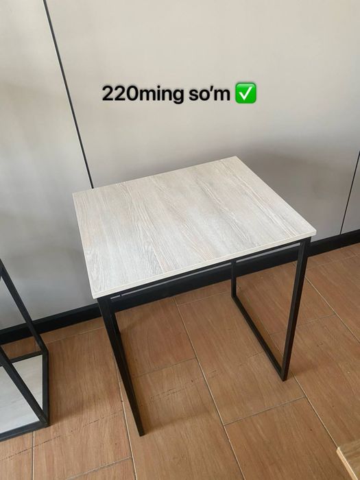 Stol stelaj har xil turdagi mebellar loft uslubida