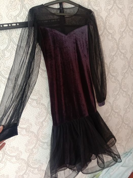 Продам платье. Очень красиво смотрится.