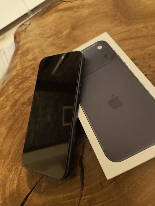 Iphone 17 pro max Deep Blue 512 с гаранция