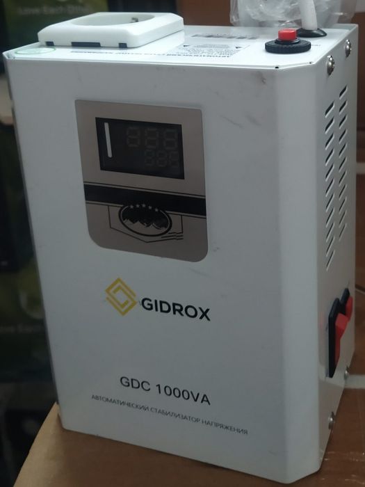 Стабилизатор GIDROX GDC-1000VA(110-250V)