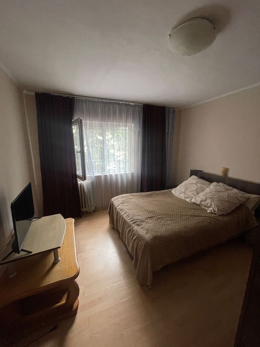 Inchiriez Apartament cu 2 camere decomandat