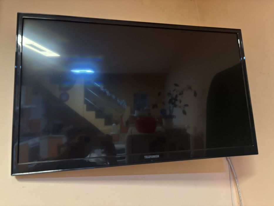 Vând 3 televizoare second hand – funcționale, stare foarte bună