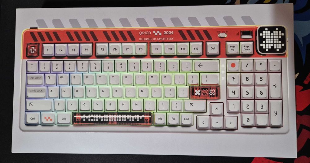 Tastatură Mecanică QwertyKey100 Apex RGB