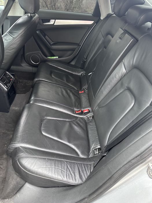 Audi A4 B8  2009 2.0 manual  volan dreapta uk