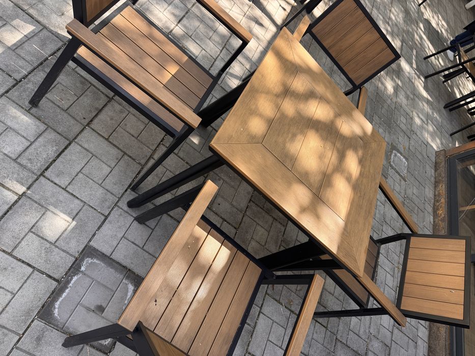 Masa cu 4 scaune terasa din aluminiu ca noi