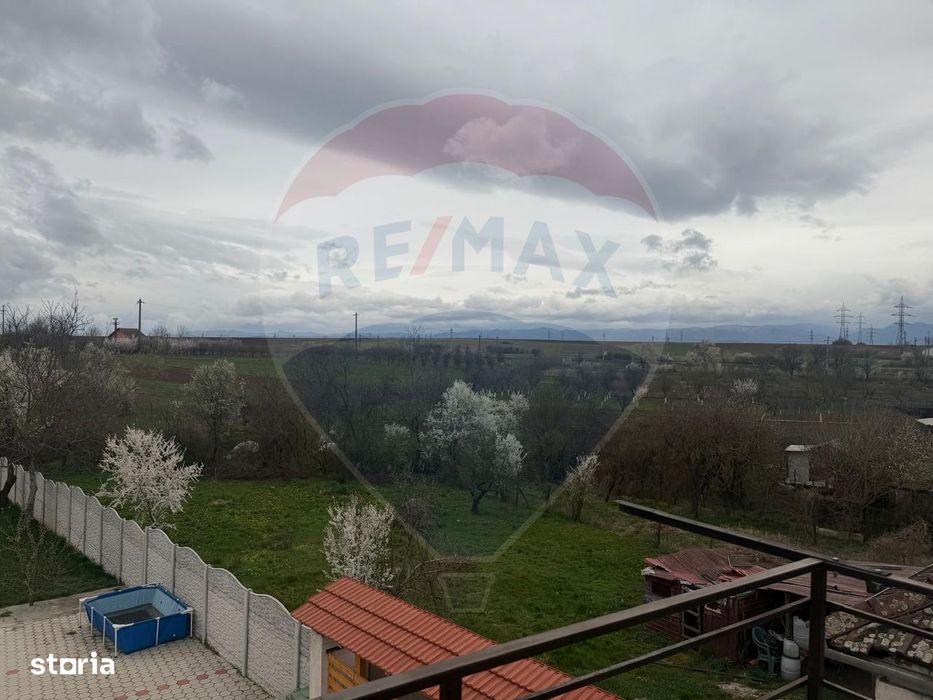 Casă + anexă cu terasă și grătar – 750 mp teren, Pricaz