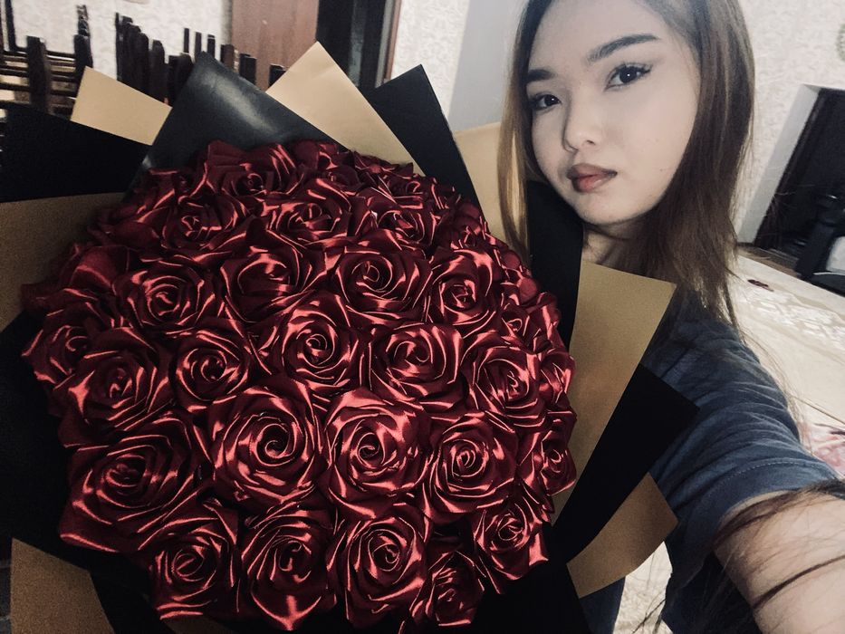 букет из атласных роз