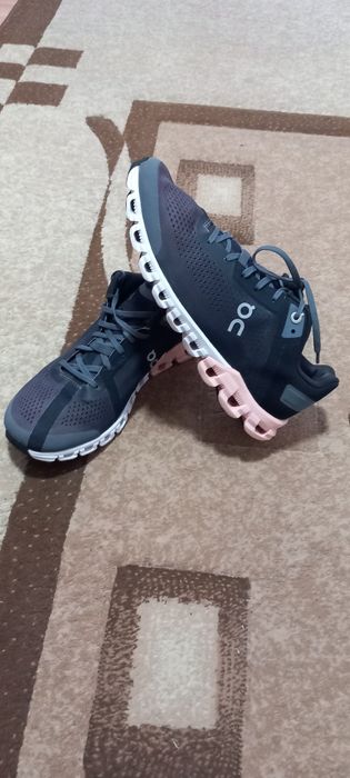 Adidasi on cloud flow