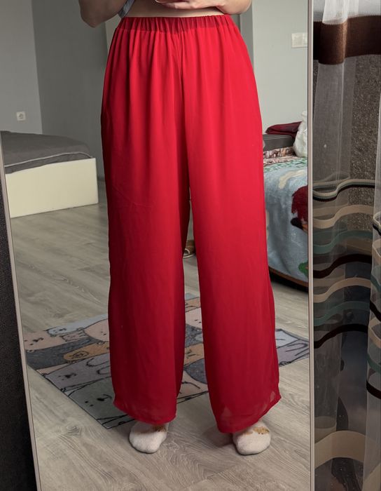Красные шифоновые брюки