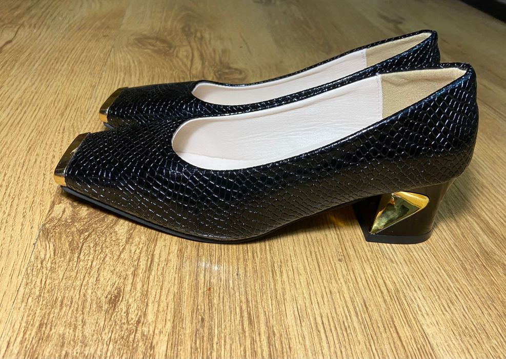 Чисто нови токчета