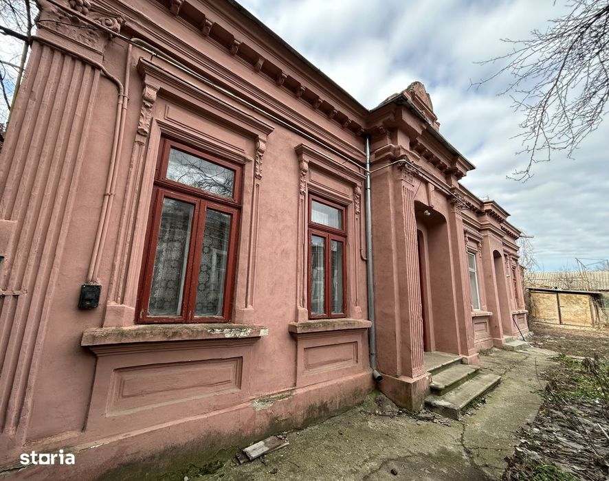 Zona centrală, 4 camere, 300 mp teren,