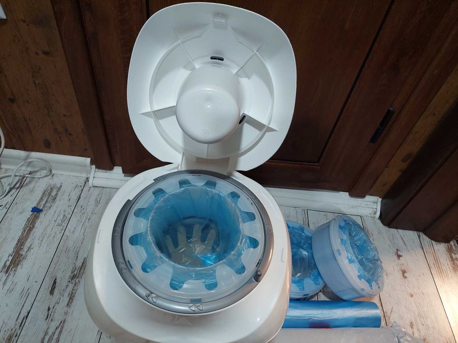 Кош за памперси Tommee Tippee + 2 рула с по 50м. Торбички