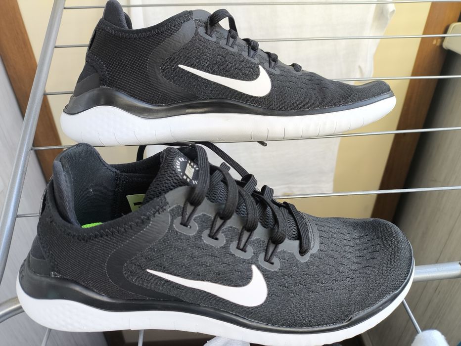 Кроссовки Nike женские