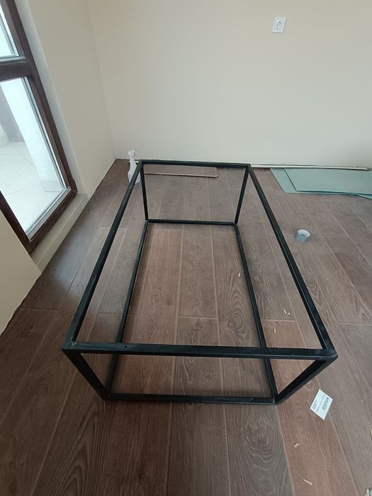 Основи за трапезна и Холна маса