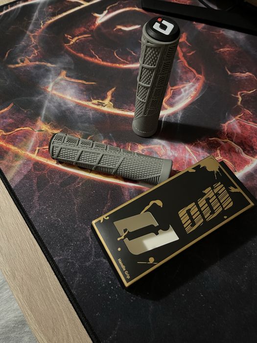 Number plate за Downhill колела, калник и ръкохватки чисто нови!!