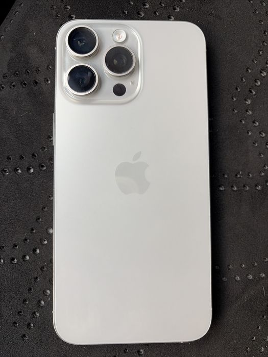 Продается телефоны 15 про макс. 12 про макс