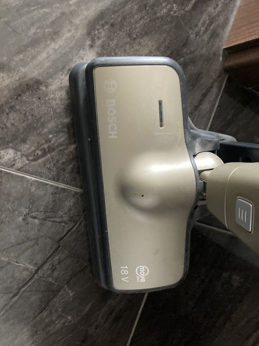 Прахосмукачка Бош Bosch 2в1 Вертикална ръчна сгъваема дръжка, батерия