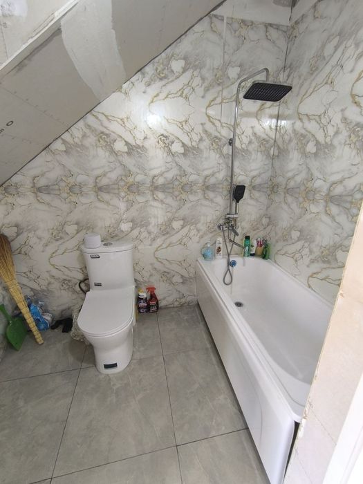 Продается квартира Дуплекс катеджного типа. 2-х этажный  3 комнаты.