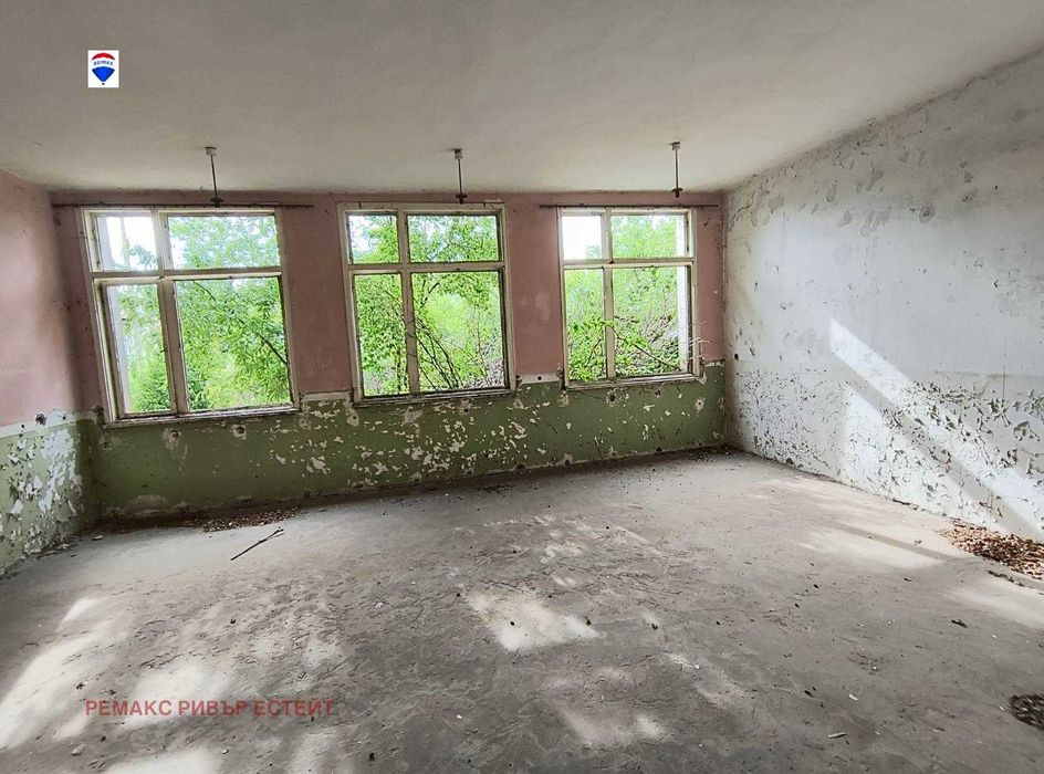 Бизнес имот за продажба в с. Тертер