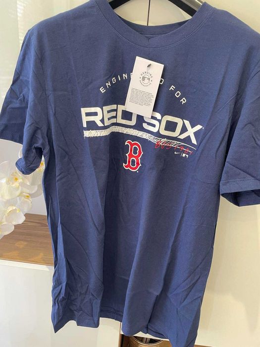 Тениска с яка на адидас на “Манчестър Юнайтед”