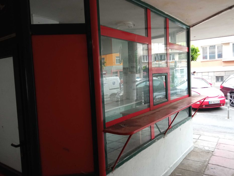 Дава се под наем Магазин в Враца, Център - 10 кв.м за 147.9 € - Снимка #2