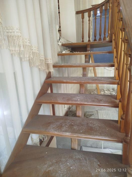 Zina sotiladi yongʻoqdan qilingan, hozlati zur