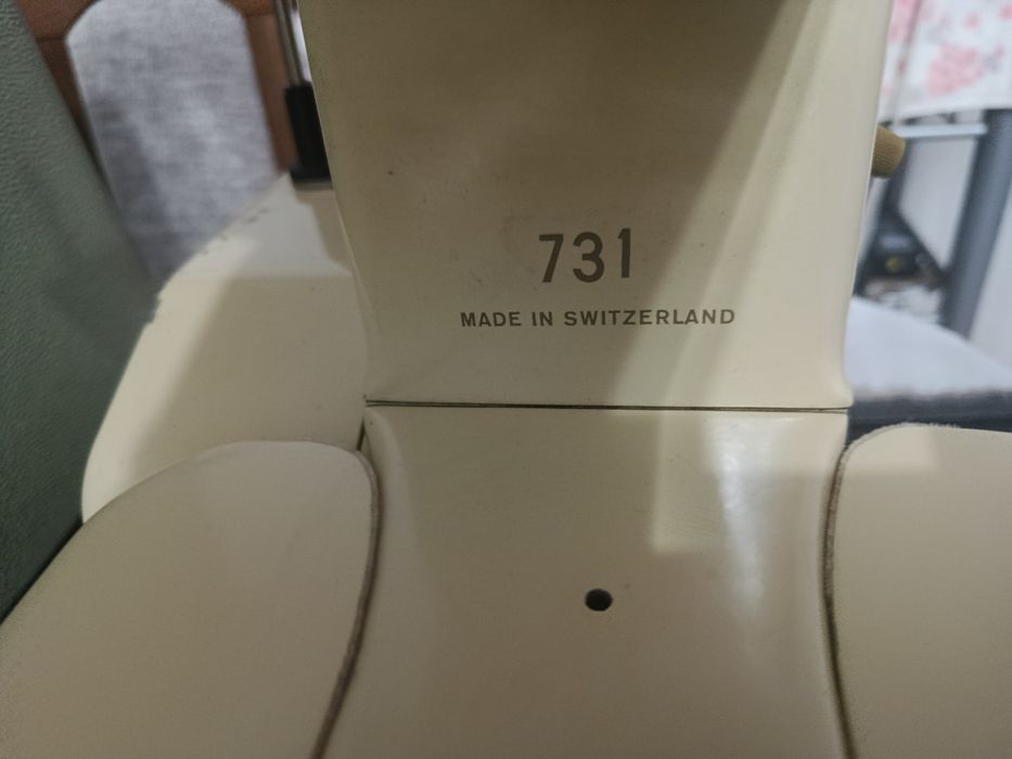Mașina cusut Bernina 731 metal