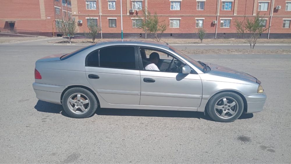 Тойота авенсис сатылады