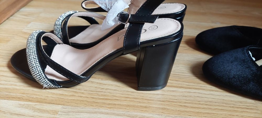 Обувки и сандали на ток ном.36