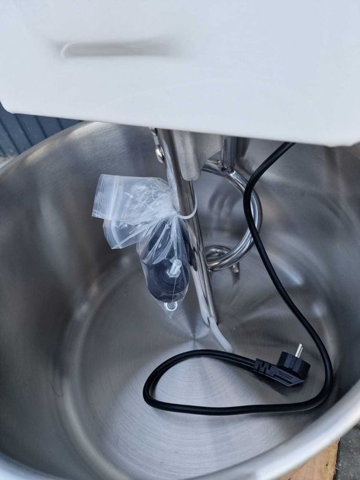 Malaxor spiral cu capacitate de 21 L ,2 viteze,temporizator digital