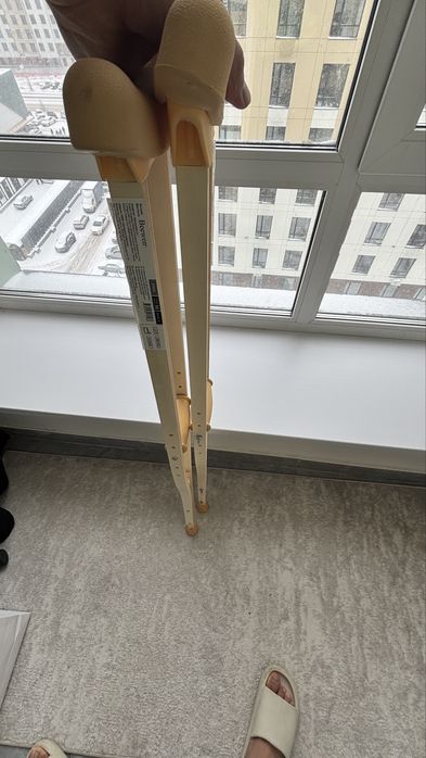 Продам деревянные костыли