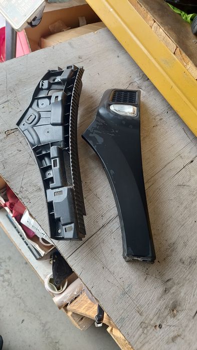 Vând aripa Duster 2 stanga cu tot cu semnalizare