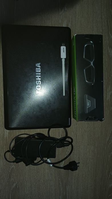LAPTOP TOSHIBA stare foarte buna (negociabil)