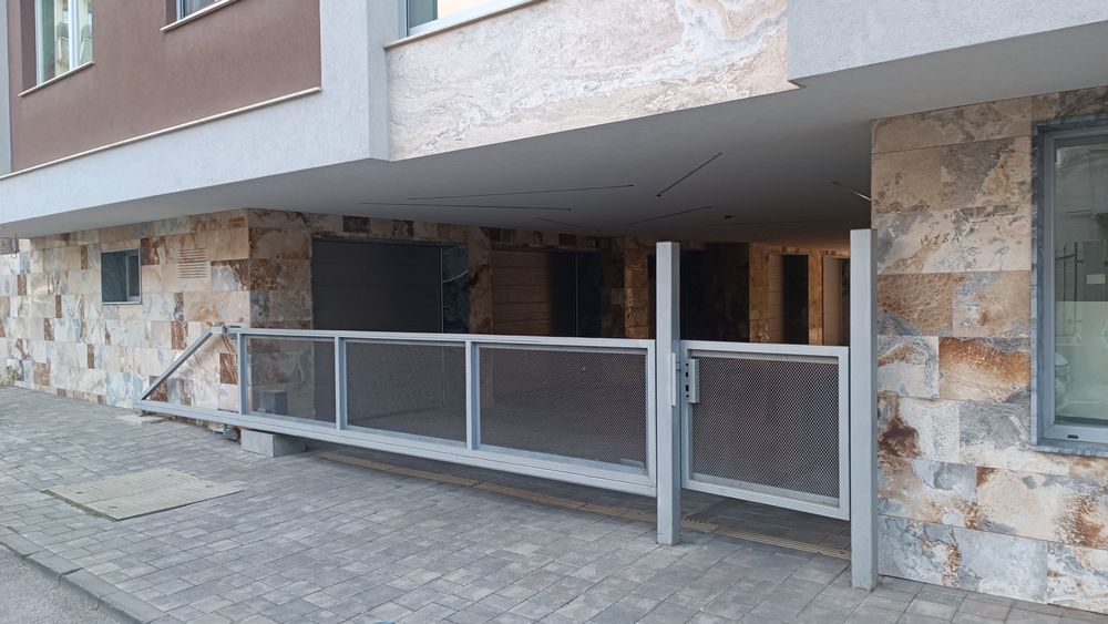 Дава се под наем Гараж / Паркомясто в София, Гео Милев - 18 кв.м за 81.6 € - Снимка #4