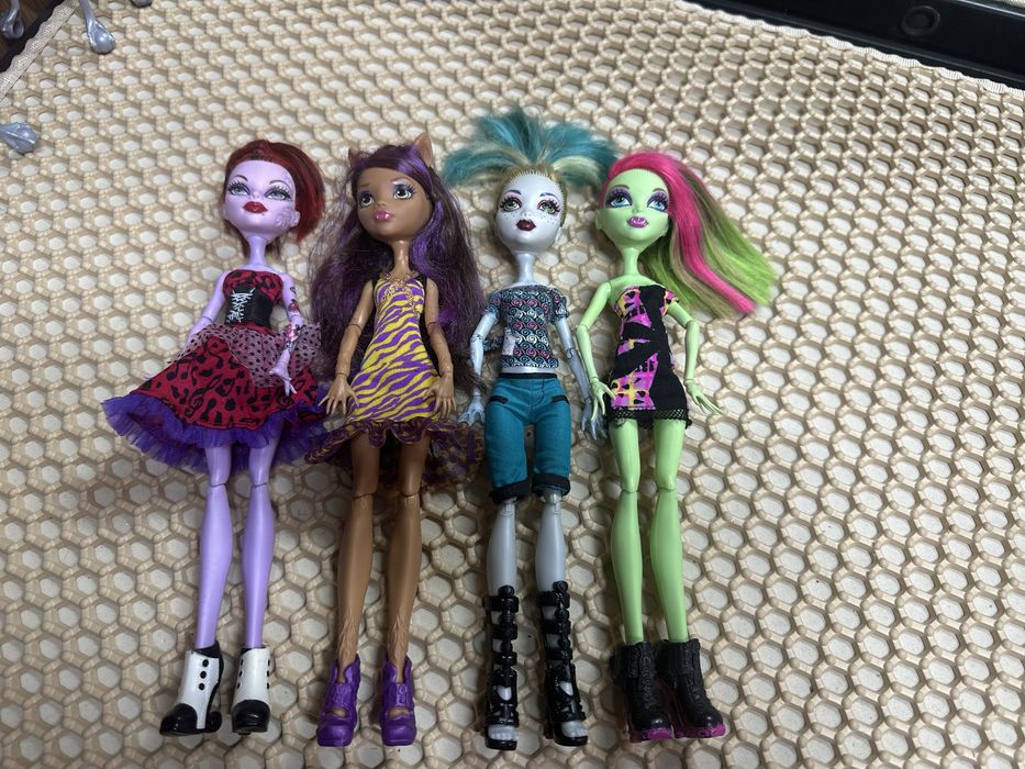 Продам кукол монстр хай!