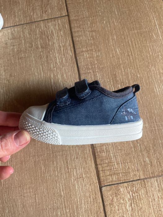 Сникърси Okaidi с велкро закопчаване