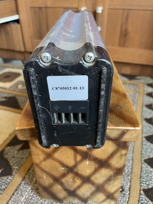 Vînd baterie bicicletă 36v si 13ap.