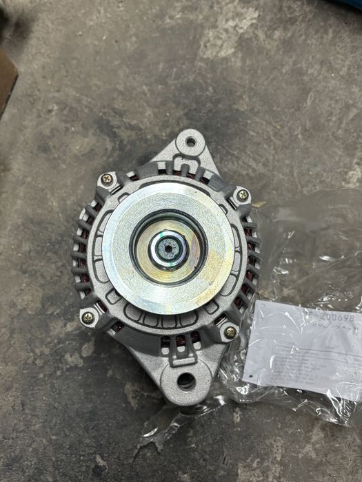 Генератор Паджеро 2  2.8D Л200.   4M40