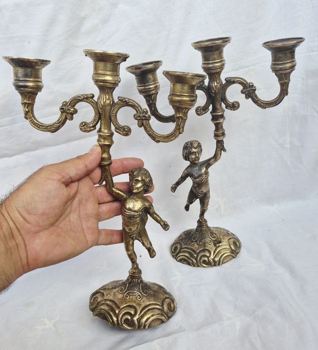 Pereche două sfeșnice vechi din bronz cu Îngeri Heruvimi, cu 3 posturi, fabricat in Franța, 30cm.