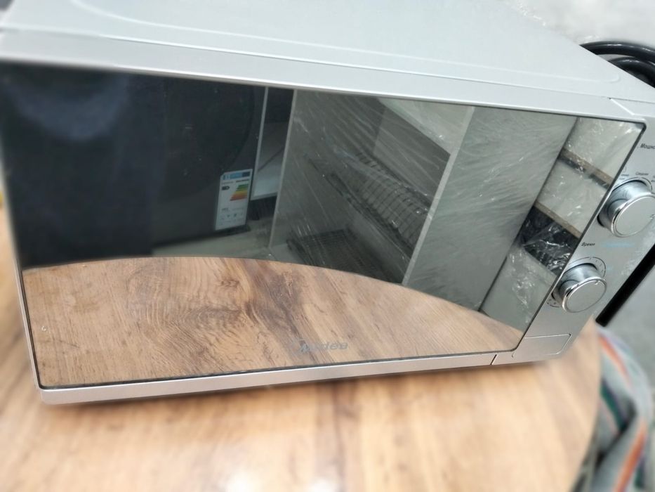 Микроволновка Midea