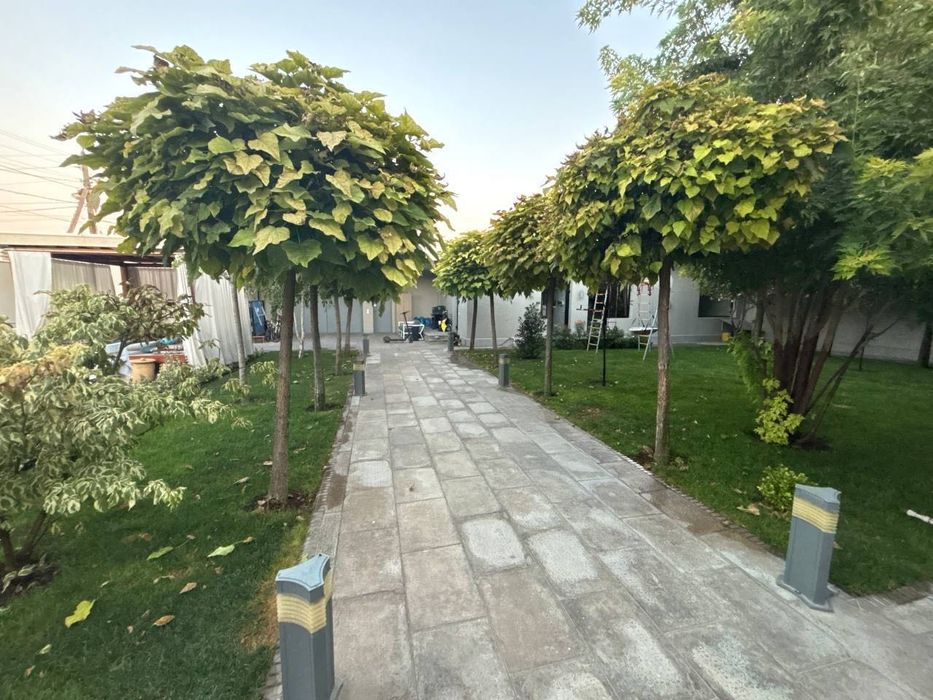 Современный загородный евродом с бассейном