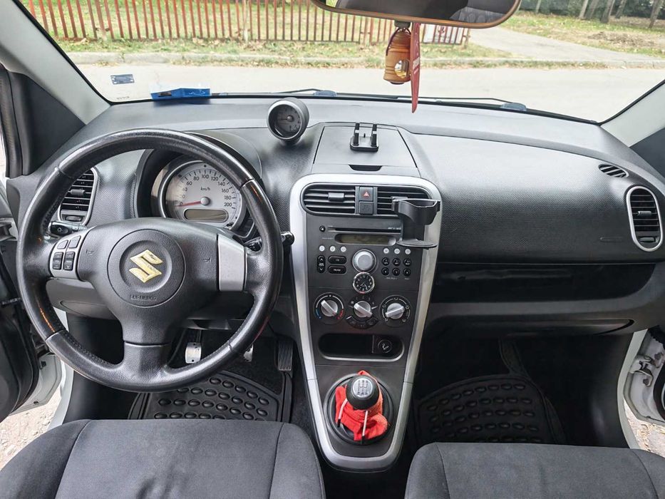 Продавам Suzuki Splash