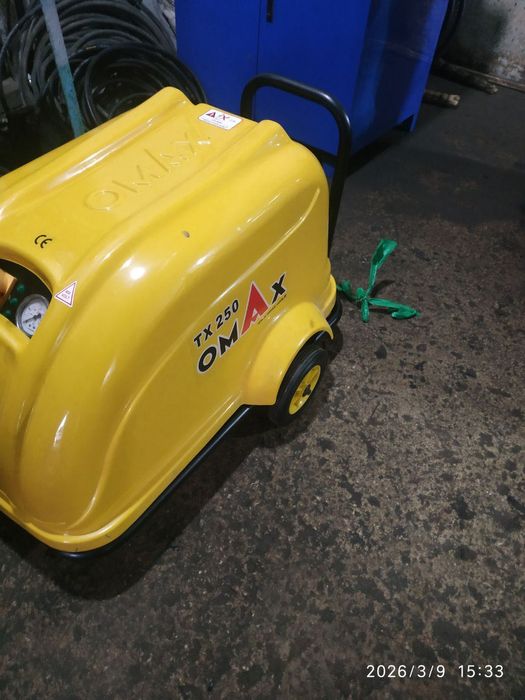 Продаю Карчер почти новый