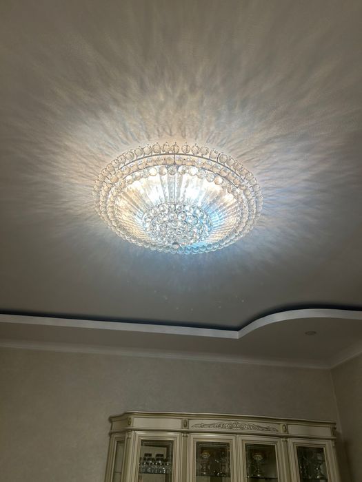 Продам хрустальную люстру