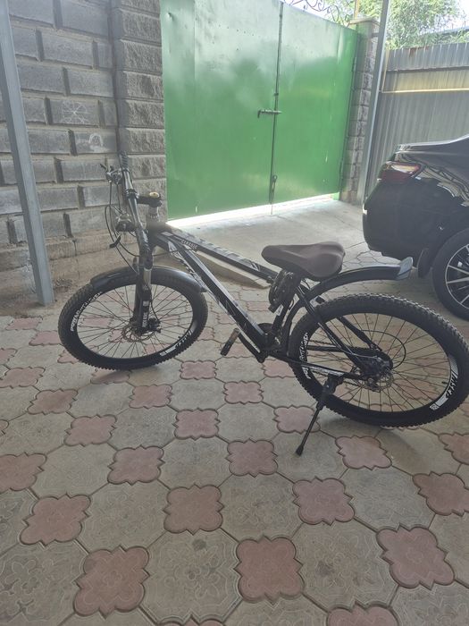 Спортивный хороший велосипед