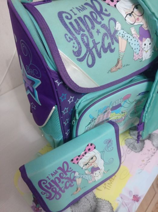 Продам Портфель ,, детский мир.