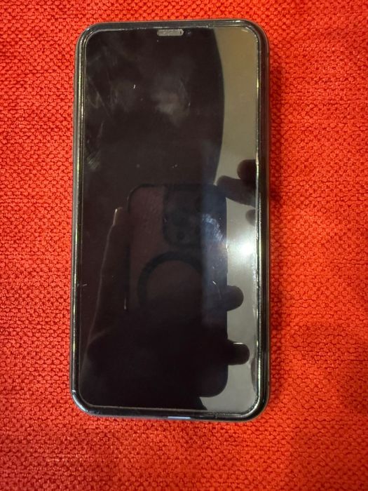 Айфон 11 64гб.