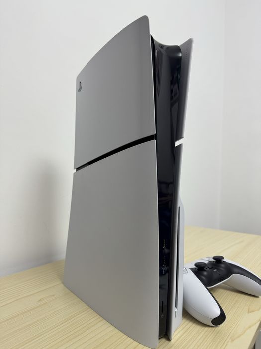 Vand Playstation 5 Slim 1TB