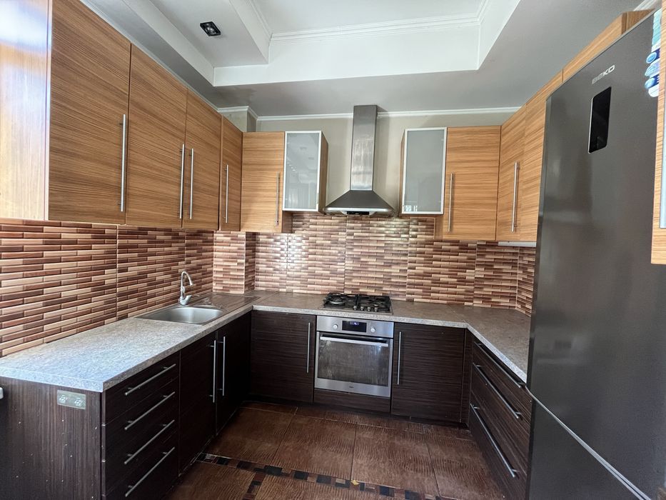 Продам кухню кухню